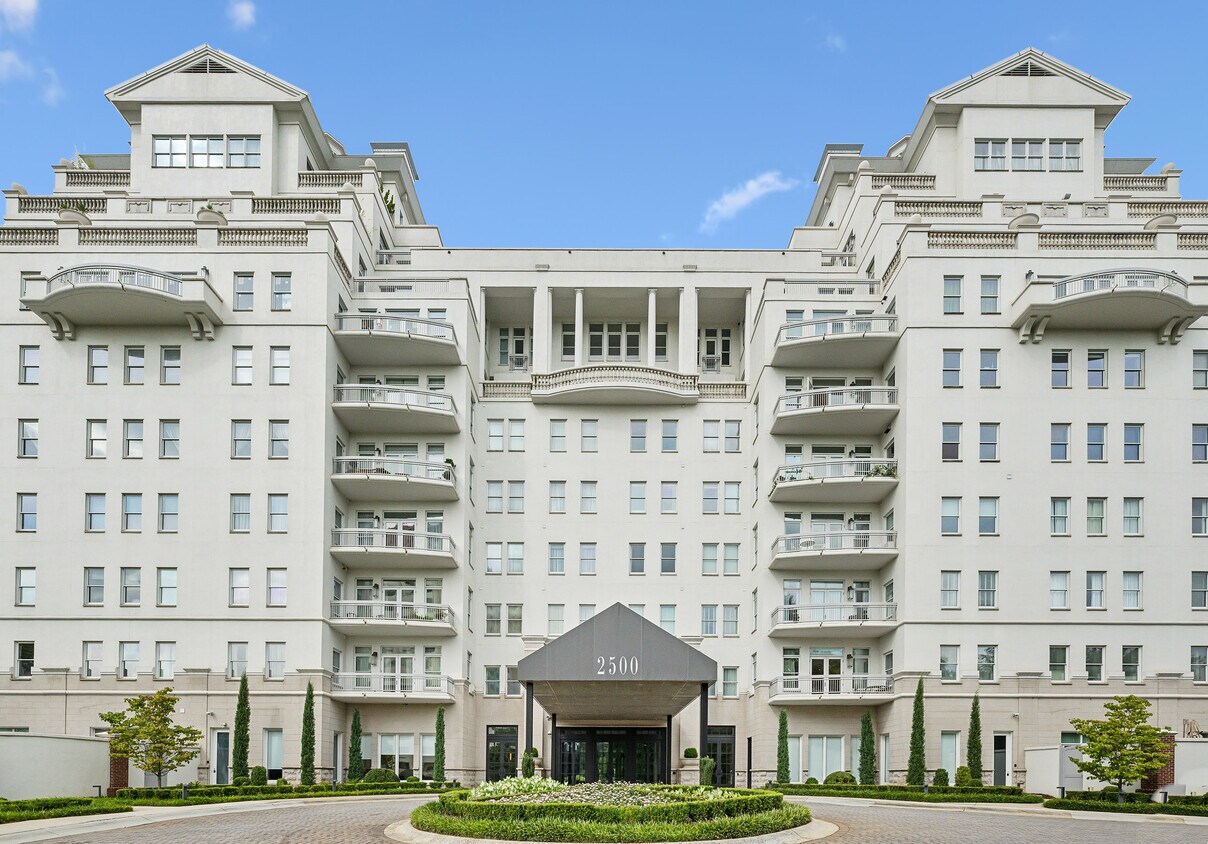Foto principal - 2500 Peachtree Rd NW