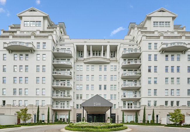 Photo - 2500 Peachtree Rd NW Apartment