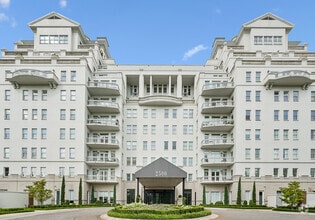 Building Photo - 2500 Peachtree Rd NW