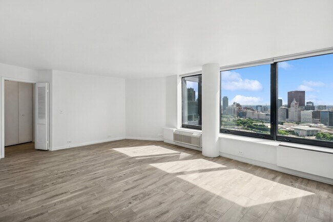 Foto del edificio - 155 N Harbor Dr