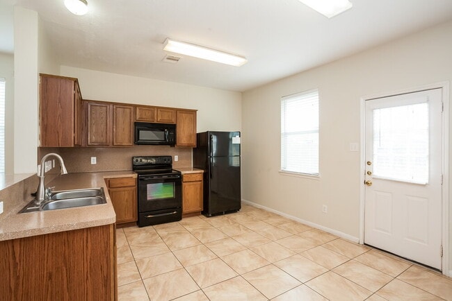 Foto del edificio - 4838 Montclair Hill Ln