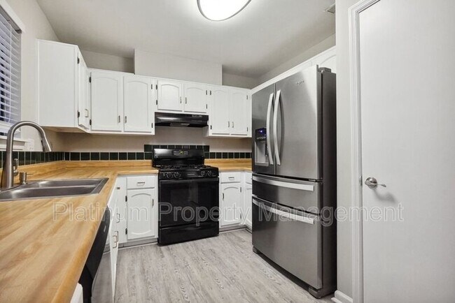 Foto del edificio - 250 Meadowland Trace