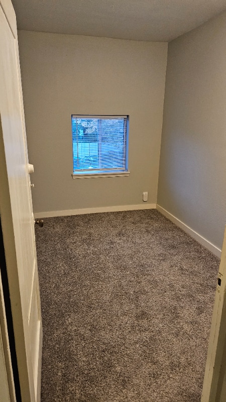 Building Photo - 805 S Ainsworth Ave