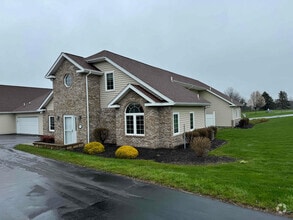 Building Photo - 74 Nicholas Dr