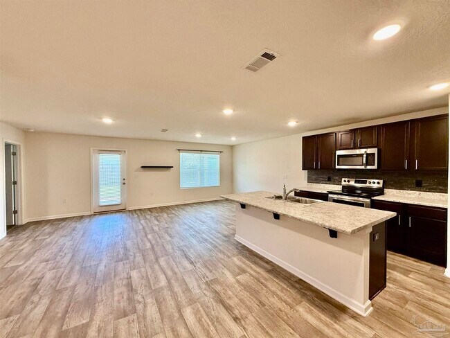 Foto del edificio - 6420 Churchill Cir
