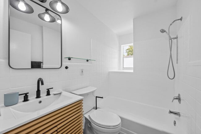 Foto del edificio - 2021 Plunkett St