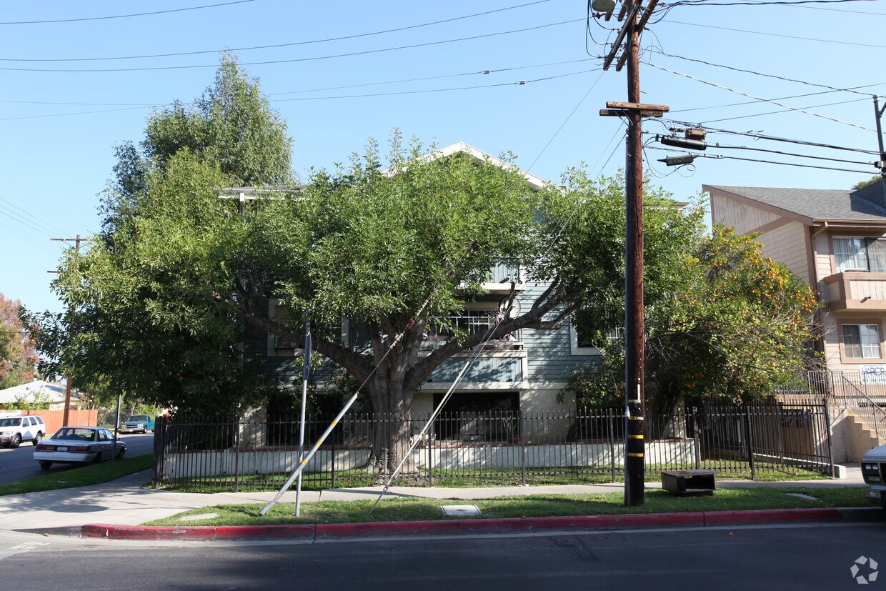 Building Photo - 20954 Valerio St