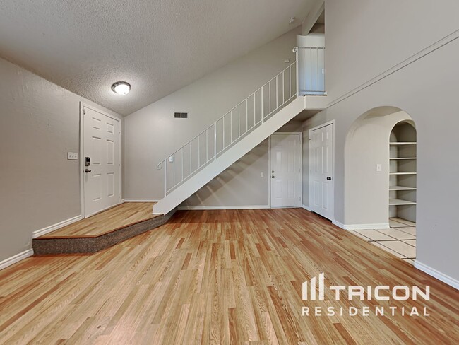 Building Photo - 2239 Fremont Ct