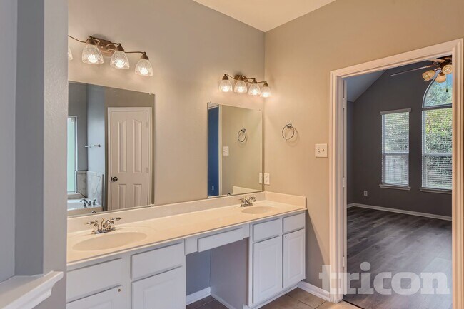 Foto del edificio - 7506 Parkcross Pl