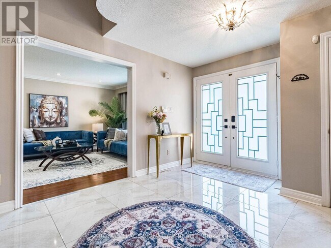 Building Photo - 1206 Glenashton Dr