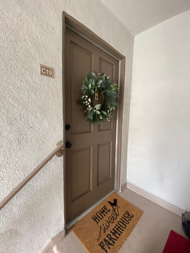 Welcome Home - 18555 Collins St