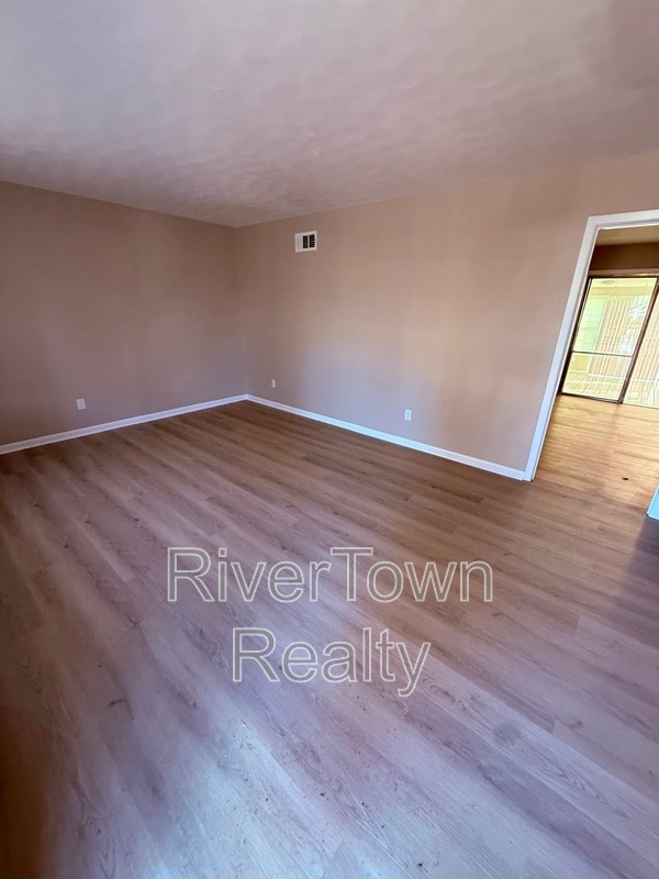 Building Photo - 2593 Sandpiper Ave