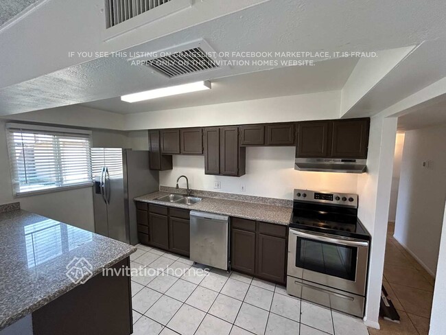 Building Photo - 3007 N 79th Dr