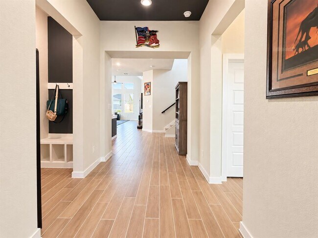 Building Photo - 3735 Canby Oak Blf