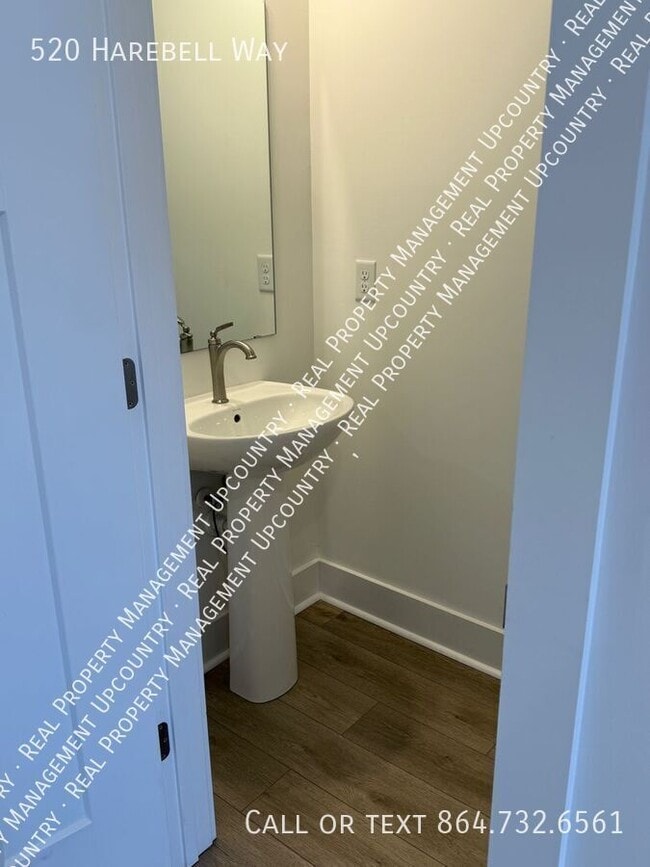 Foto del edificio - 520 Harebell Wy