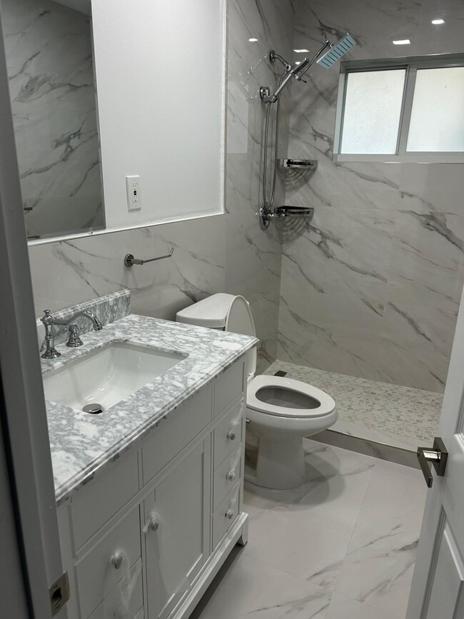 Foto del edificio - 8441 SW 16th St
