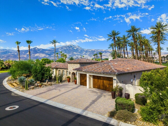 Building Photo - 56985 Village Dr