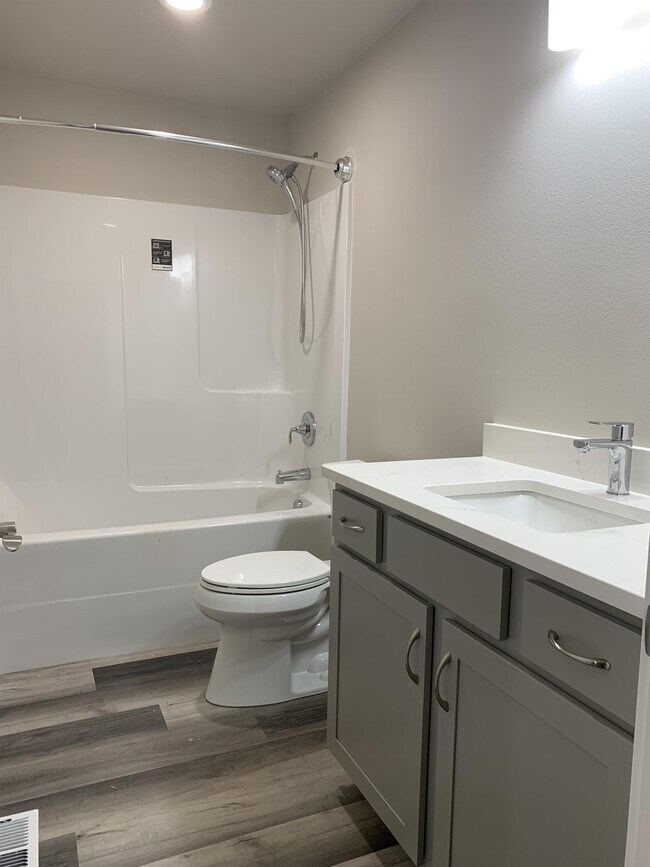 614 Mead Ave, Everson, WA 98247 Townhome Rentals in Everson WA