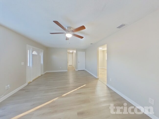 Foto del edificio - 902 Check Pl