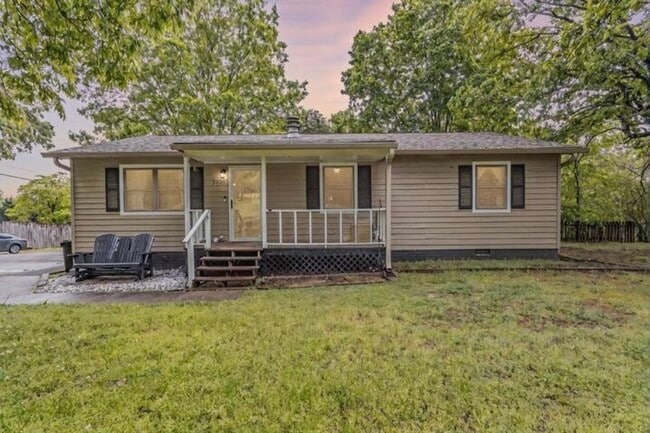 Photo - 2031 Millard Rd House