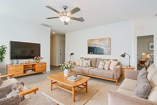 Building Photo - 2749 Ctr Crk Ln