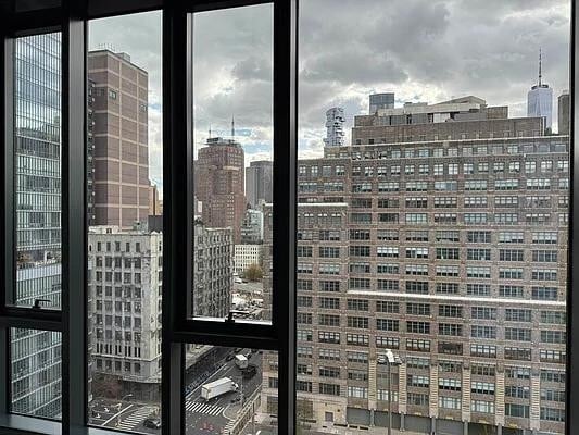 Building Photo - 570 Broome St