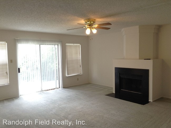 Building Photo - 8022 Manderly Pl