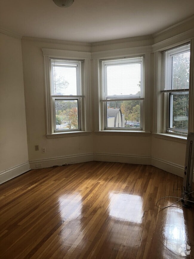 Building Photo - 102 Queensberry St