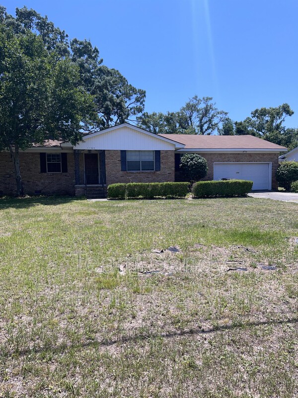 Building Photo - 1750 Bayou Blvd