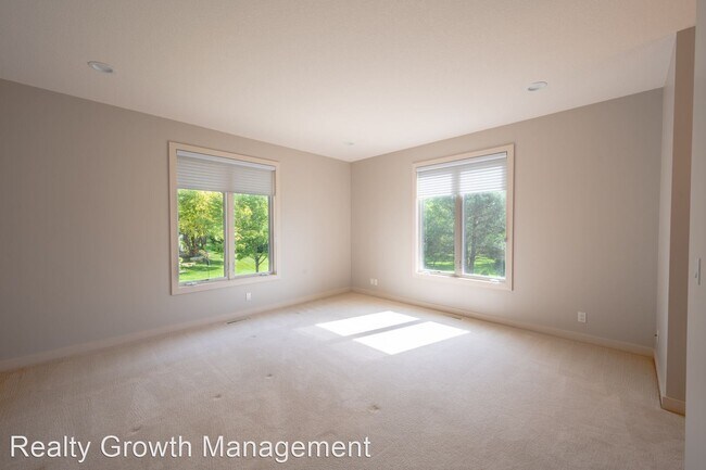 Building Photo - 4 br, 3.5 bath House - 906 Fox Chase Rd SW