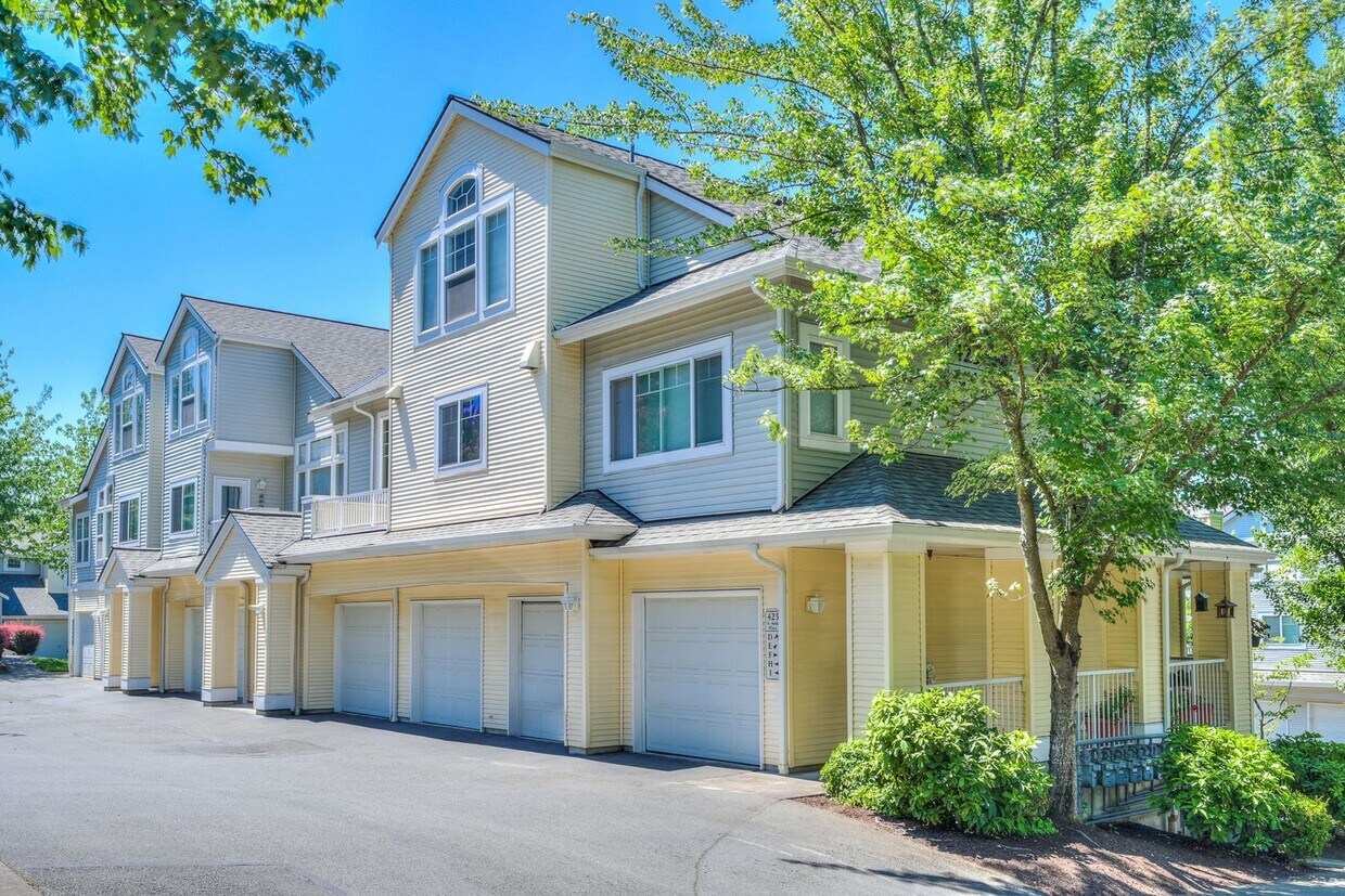 Foto principal - Perfect Location Renton Townhouse