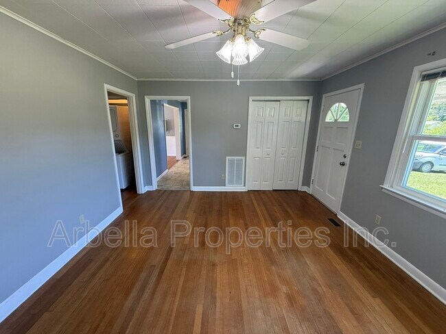 Foto del edificio - 2239 Buckingham Rd