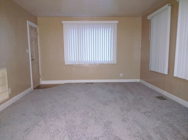Building Photo - 2 Bedrooms near NOB / NIT