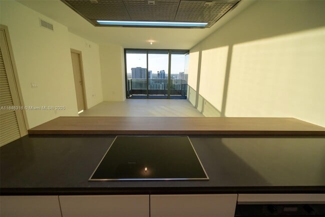 Building Photo - 1000 Brickell Plaza