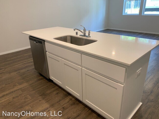Foto del edificio - 2 br, 2 bath House - 11400 NE 16th St