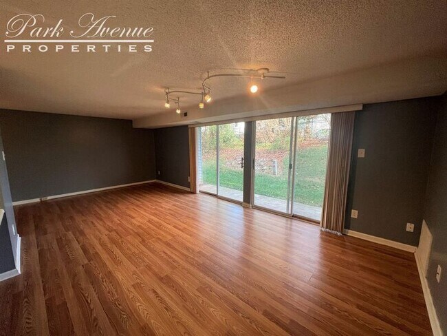 Building Photo - 9405 Old Concord Rd