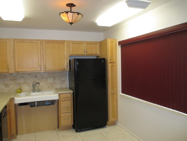 Building Photo - 124 Lake Irene Dr