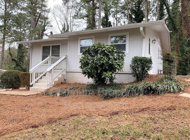 Building Photo - 750 Bonnie Dell Dr