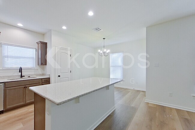 Foto del edificio - 110 Hendrix Rd