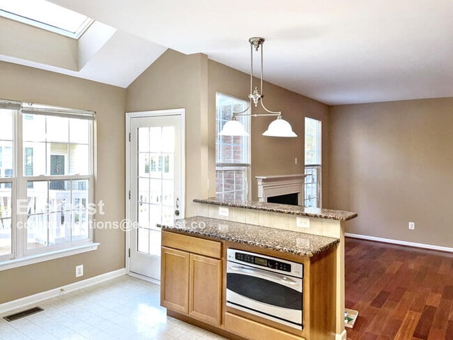 Building Photo - 43206 Somerset Hills Terrace
