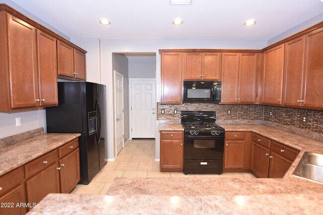 Foto del edificio - 40300 W Molly Ln