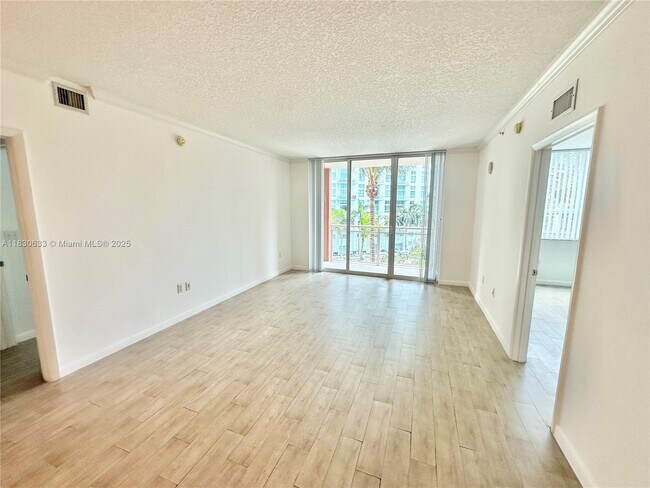 Foto del edificio - 2000 N Bayshore Dr