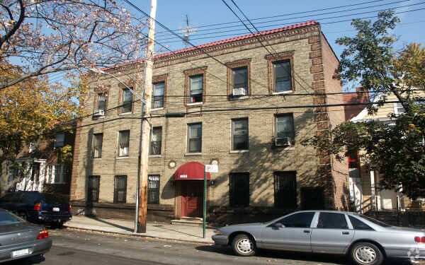 Primary Photo - 1838 Victor St