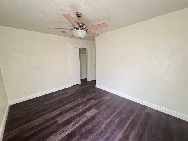 Foto del edificio - 10124 Homestead Rd