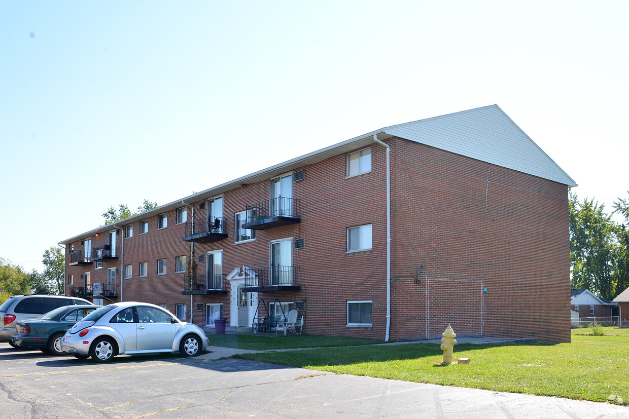 Building Photo - Colonial Terrace