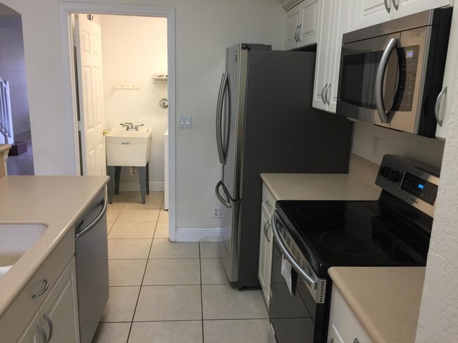 Building Photo - 2888  Hidden Hills Road 901 West Palm Beac...