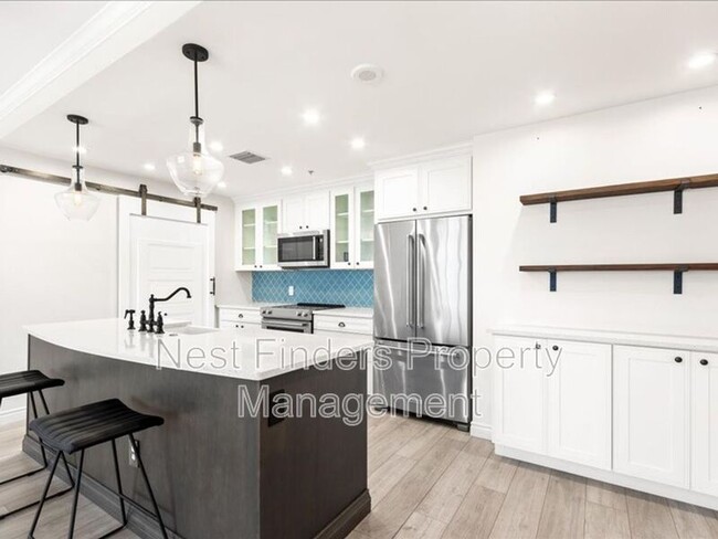 Building Photo - 1415 1st St N