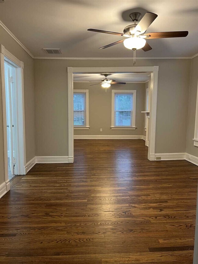 Building Photo - 21 Lincoln Ave