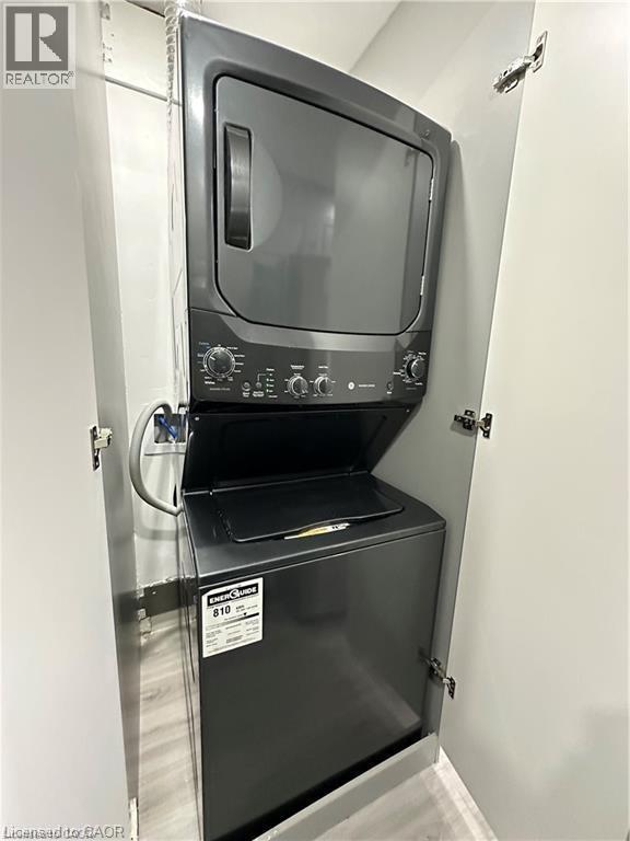 Building Photo - 70 Russ St