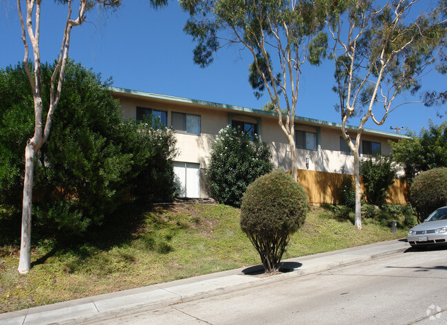 Building Photo - Rancho La Mesa